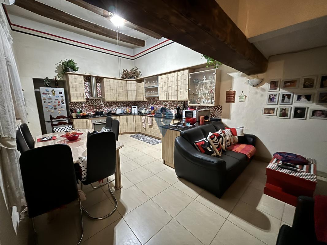 Townhouses in Floriana - REF 77501