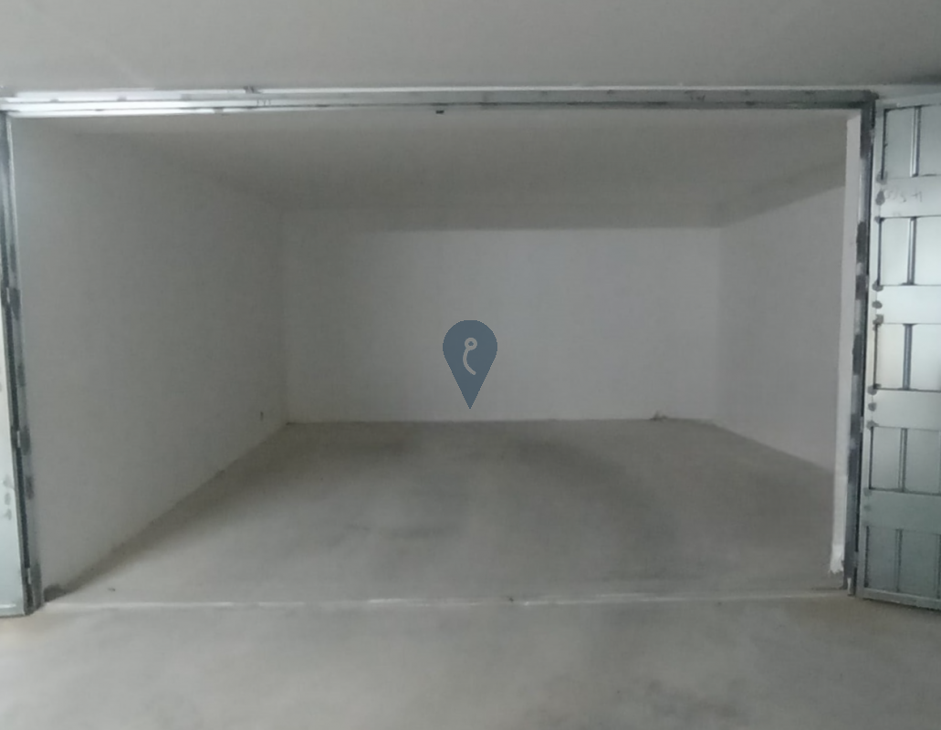 Garage/Parking Space in Sliema - REF 77601
