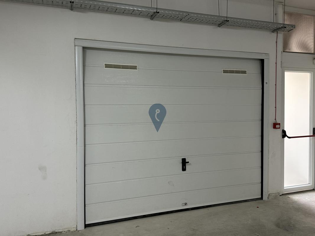Garage/Parking Space in Attard - REF 77856