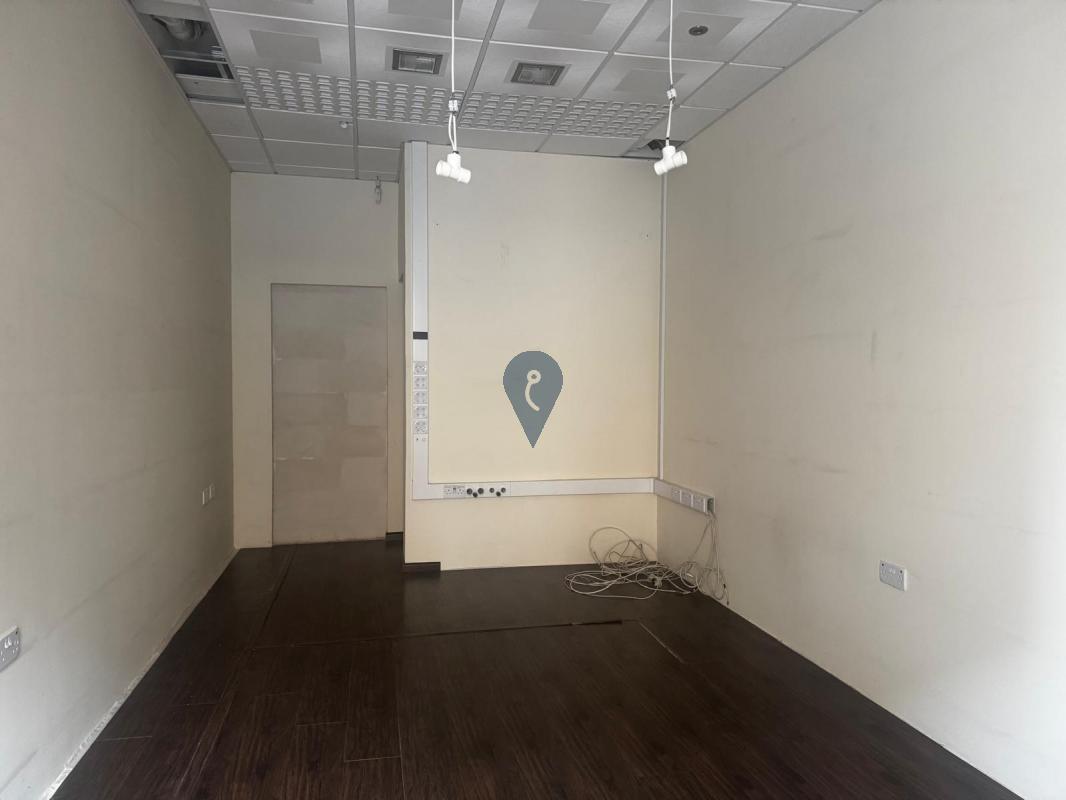 Retail / Shops / Clinics in Zurrieq - REF 79976
