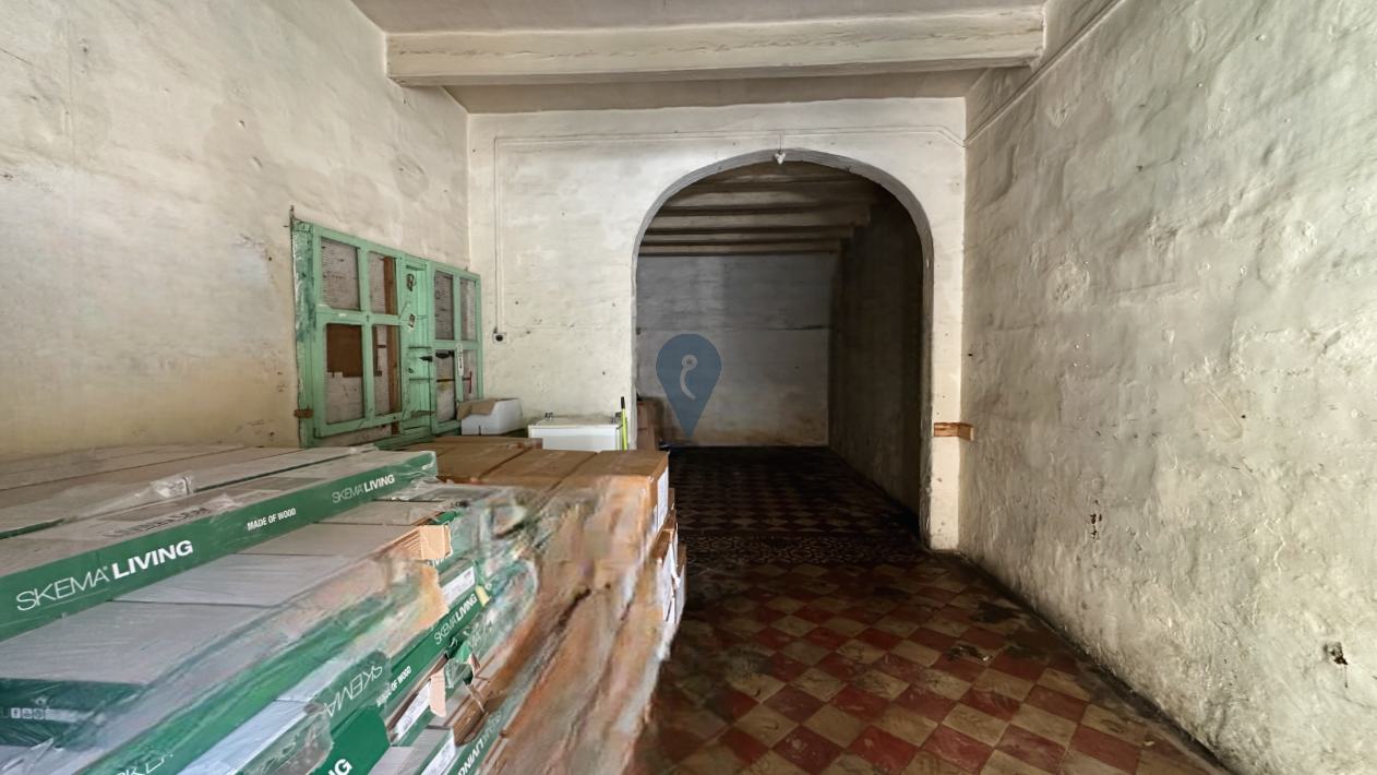 Garages / Garage Space in Floriana - REF 81740